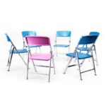 Chaises vides Chaises vides